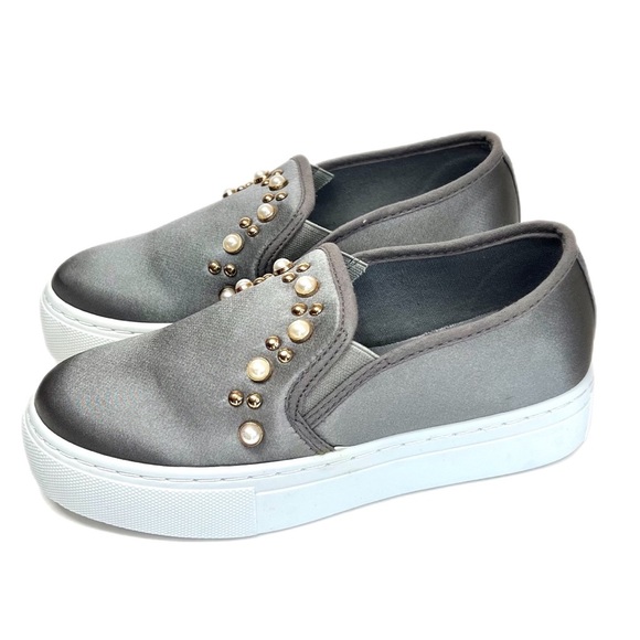 QUPID Grey/White Pearl Accent Women's Platform Slip On Shoes Sneakers Size 5